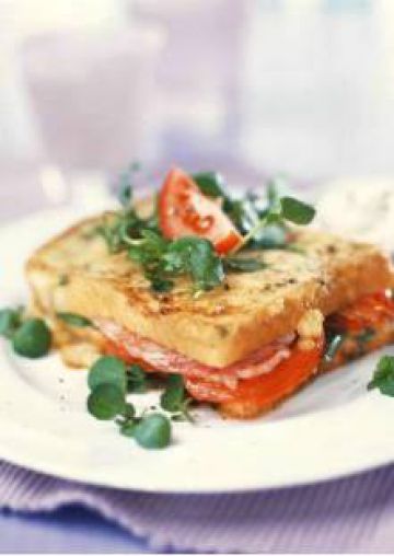 Pain perdu au bacon et à la tomate Pain perdu au bacon et à la tomate