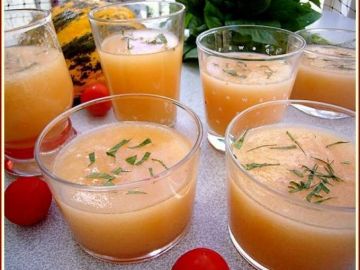 Soupe de melon et de tomates cerises Soupe de melon et de tomates cerises