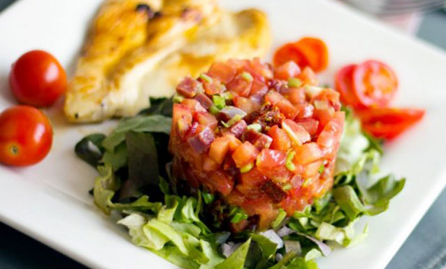 Tartare de tomates et jambon Tartare de tomates et jambon