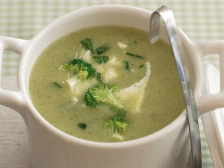 Soupe de brocolis aux pommes Soupe de brocolis aux pommes