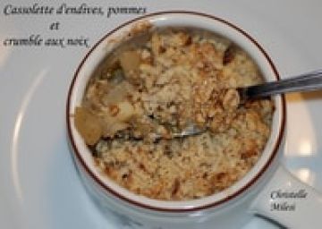 Cassolette d'endives, pommes et crumble aux noix